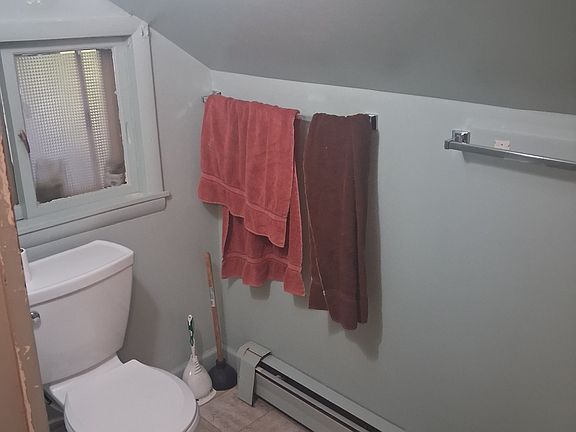 5th image of 406 Bluff St #2