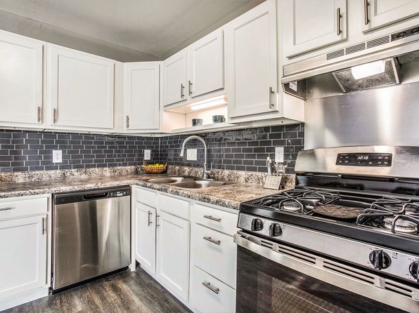 Autumn Ridge Apartment Homes | 3902 Mayfield Ave NE, Grand Rapids, MI