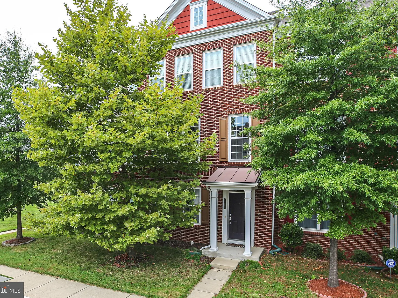 4 bed, 3.5 bath, 2120 sqft, $3,150 — Photo 1