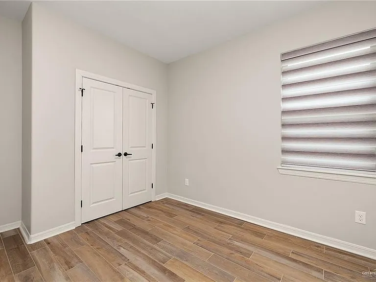 1403 E Sonador Dr S — Photo 11