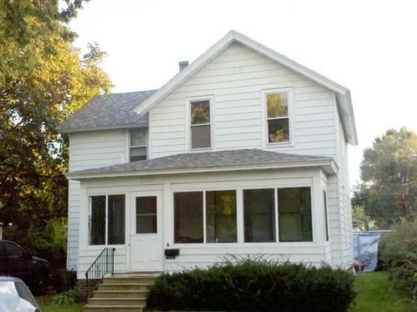 369 W 9th St #1, Winona, MN 55987