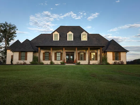 210 Grandview Dr, Chatham, LA 71226