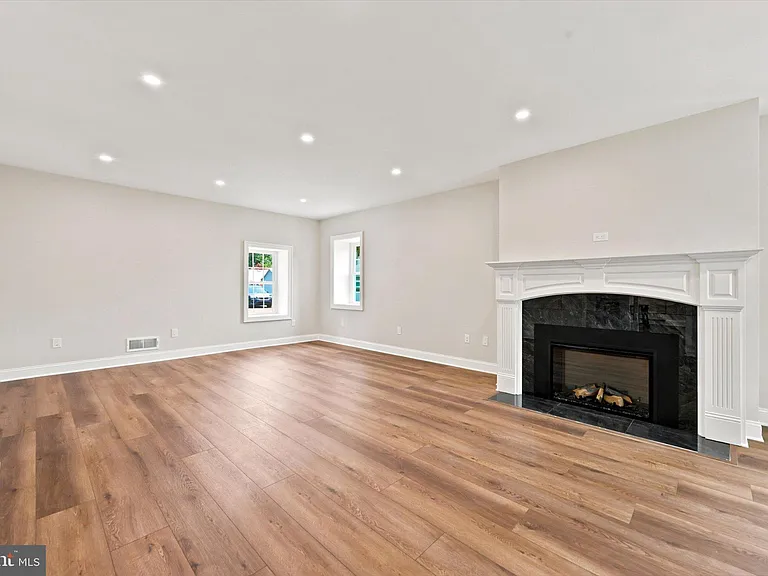 1512 Naamans Creek Rd — Photo 13