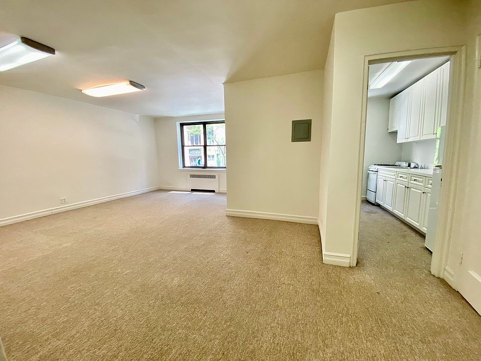 2nd image of 8 E 48th St APT 2F