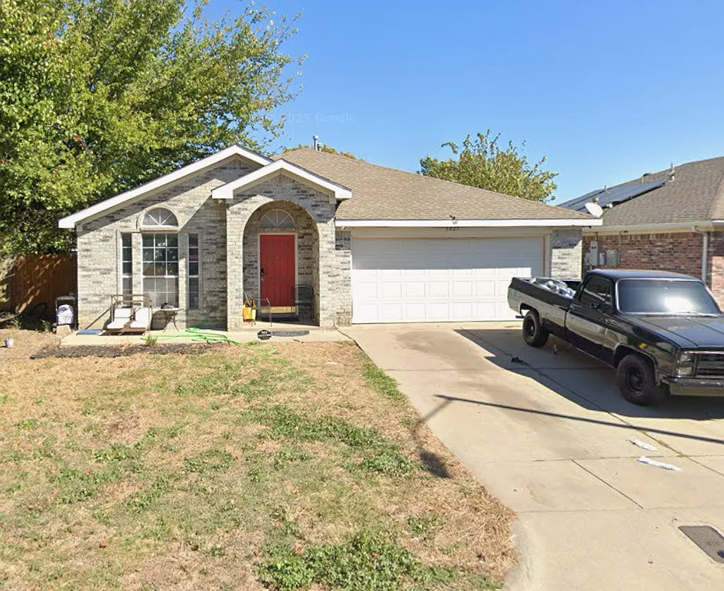 4 bed, 1989 sqft, $2,149 — Photo 1