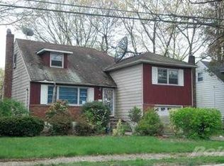 24 Hausch Blvd, Roosevelt, NY 11575