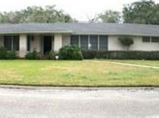 602 Travis St, Refugio, TX 78377