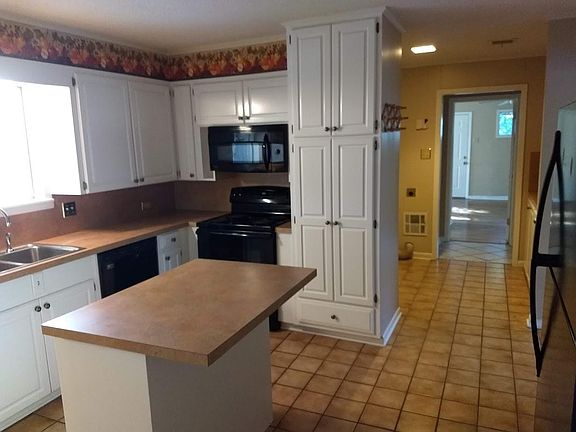 3rd image of 5304 Bon Aire Dr