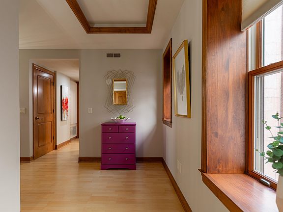 5th image of 123 W Washington Ave Unit 611