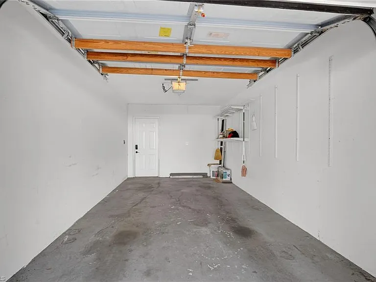 209 Robin Hood Cir #201 — Photo 17