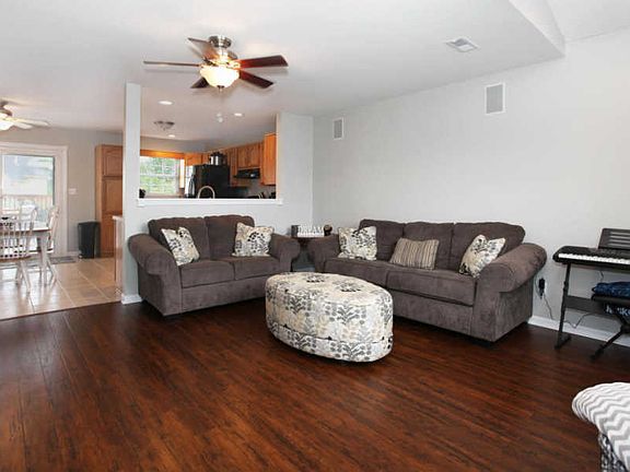 4th image of 254 Pagoda Ct
