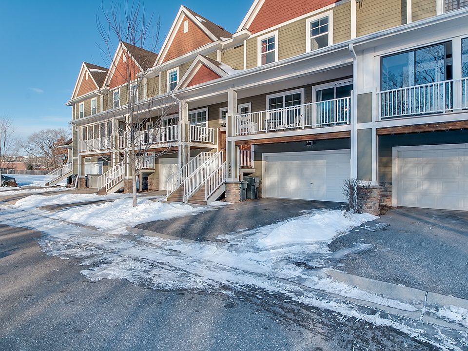 1st image of 1562 James Ave