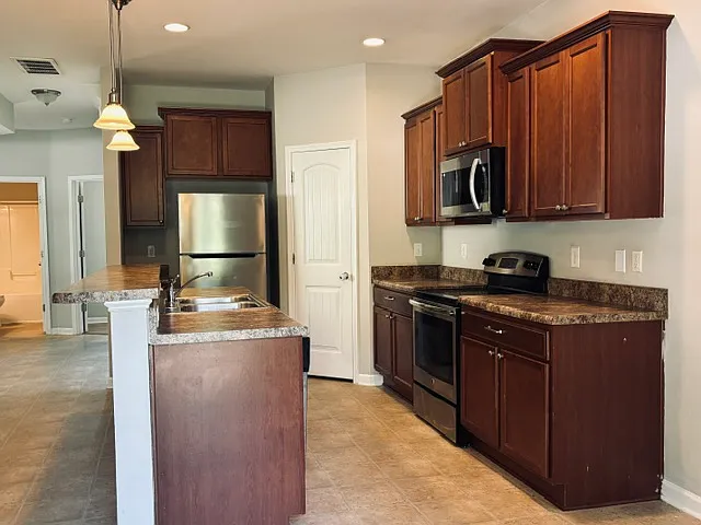 4499 Middletown Dr — Photo 11