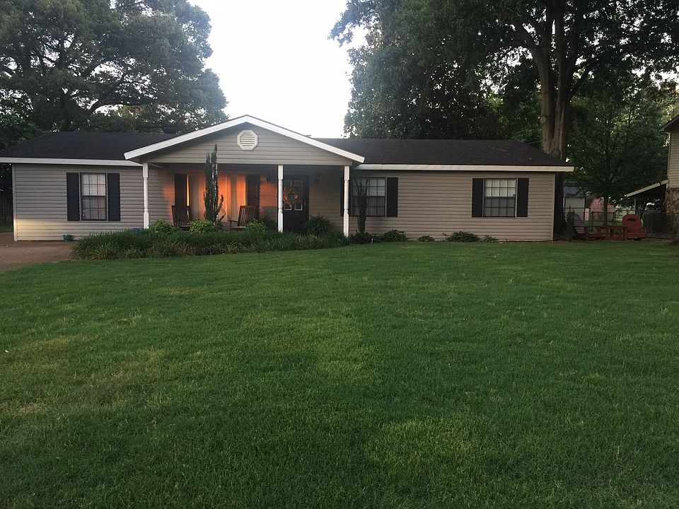 1st image of 2712 Teresa Dr