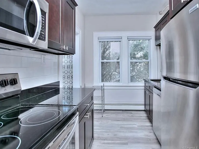 19 Maple Ave N #2 — Photo 3