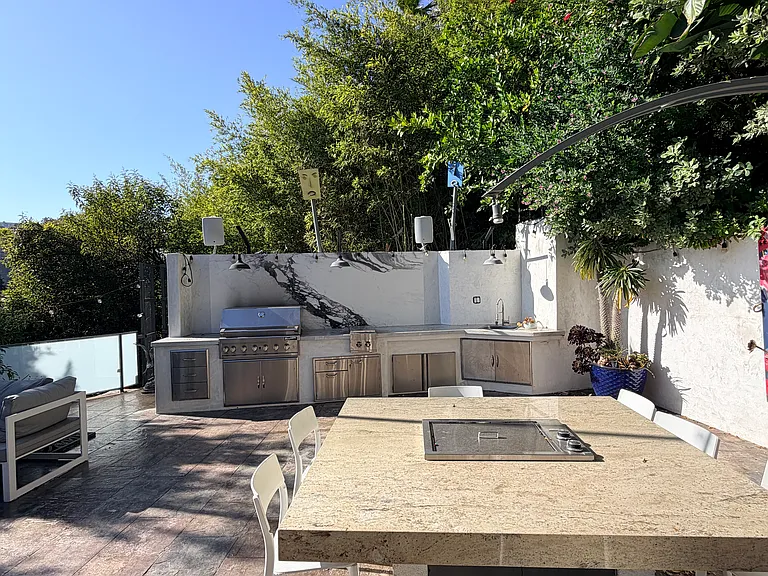 2426 Aspen Dr — Photo 3