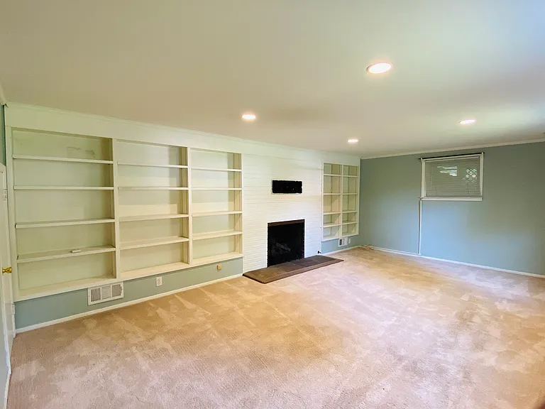 6710 Bracken Ct — Photo 10
