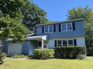 27 Chapman Dr, Albany, NY 12203