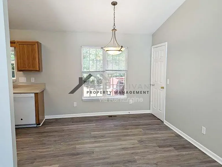 200 Belle Ct — Photo 8
