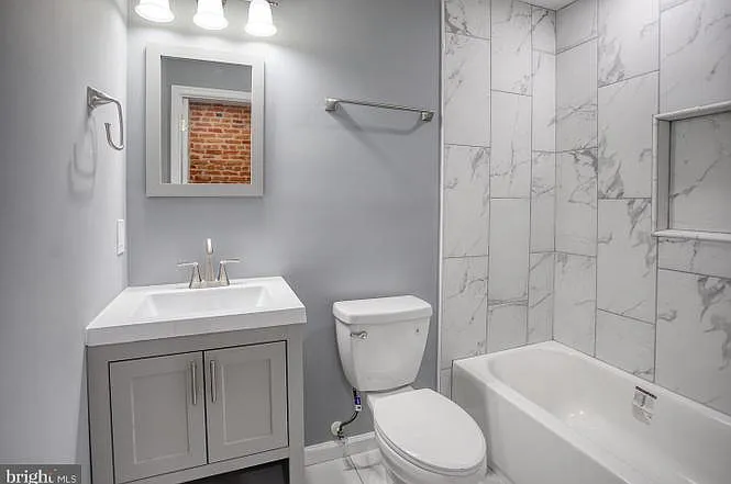 336 S Newkirk St — Photo 13