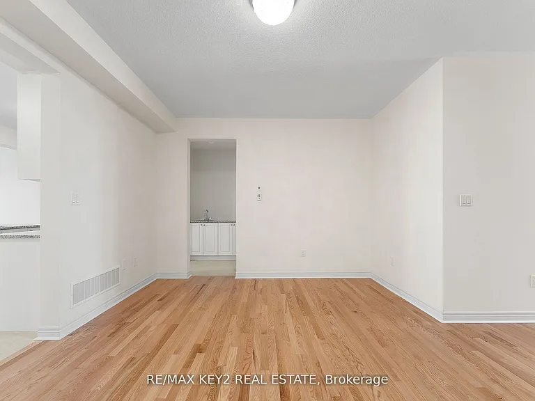 175 Hartney Dr — Photo 3