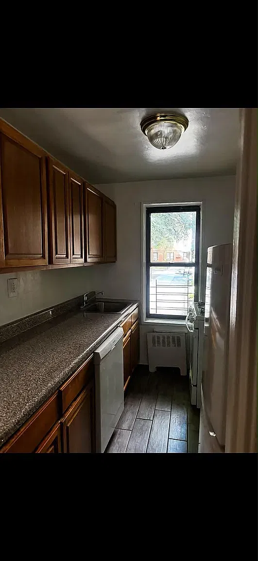 139-50 85th Drive — Photo 3
