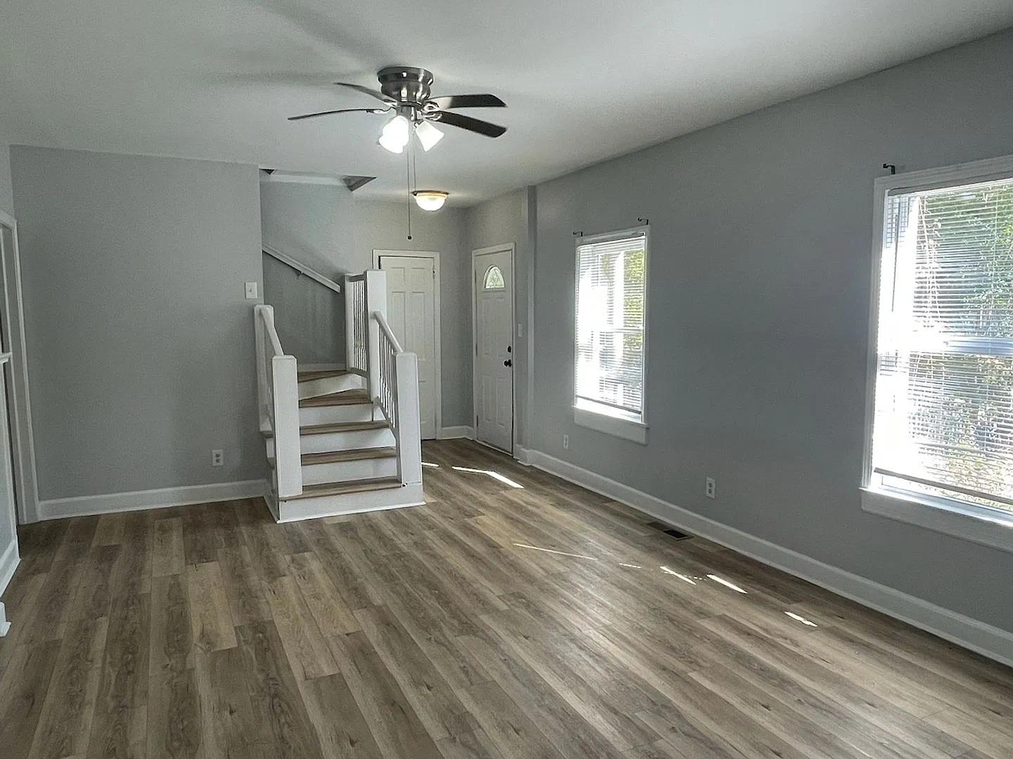 4-Bedroom with Basement in Venetian Hills — Photo 4