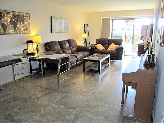 B14 U140 EXPANSIVE LIVING AREA