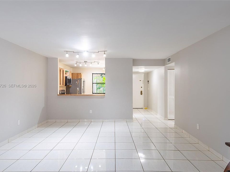 1st image of 601 Ives Dairy Rd APT 101-8
