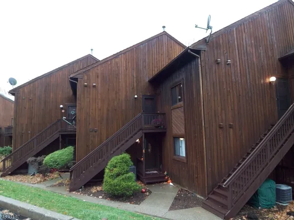 2 Steamboat Dr Unit 8, Vernon, NJ 07462