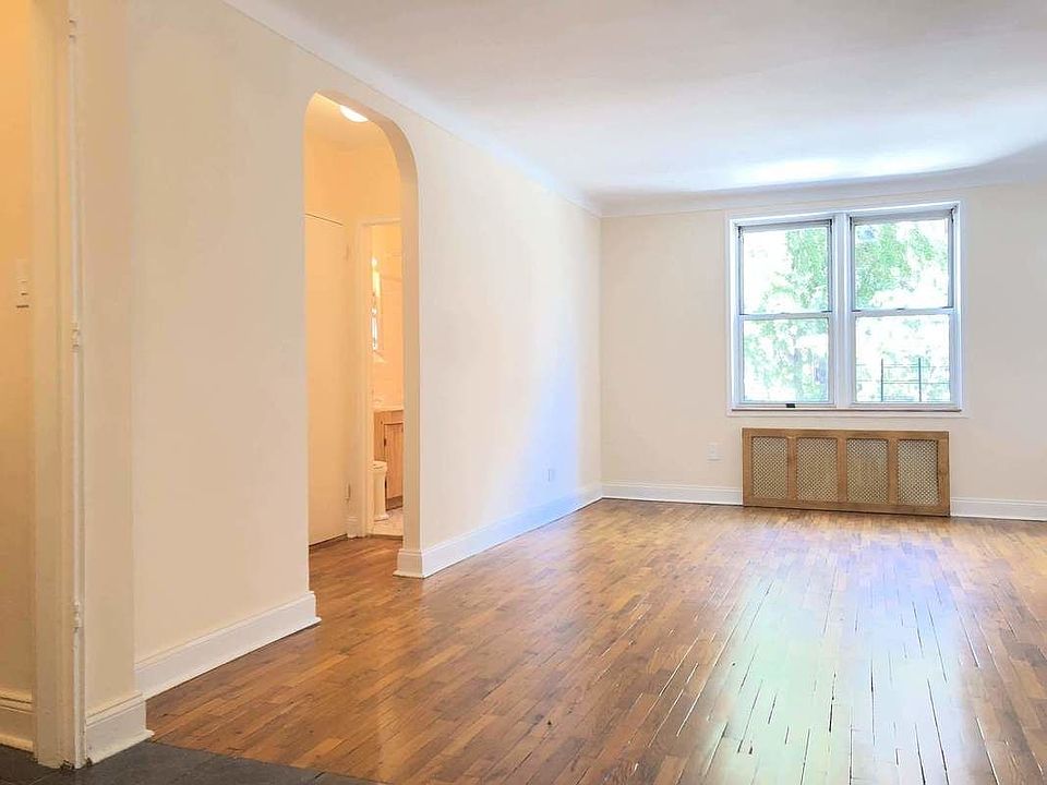 1st image of 11040 72nd Ave APT 1F