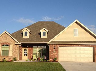 5910 S 66th St, Cave Springs, AR 72718