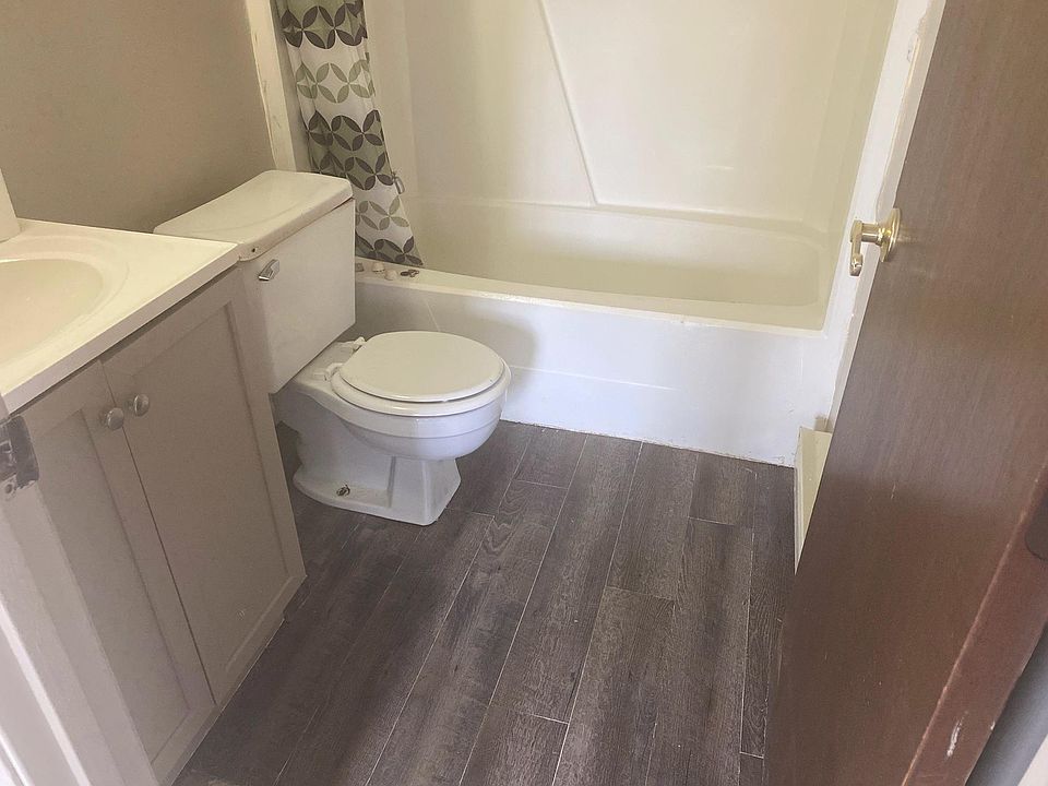 2nd image of 5495 Frazeysburg Rd APT C