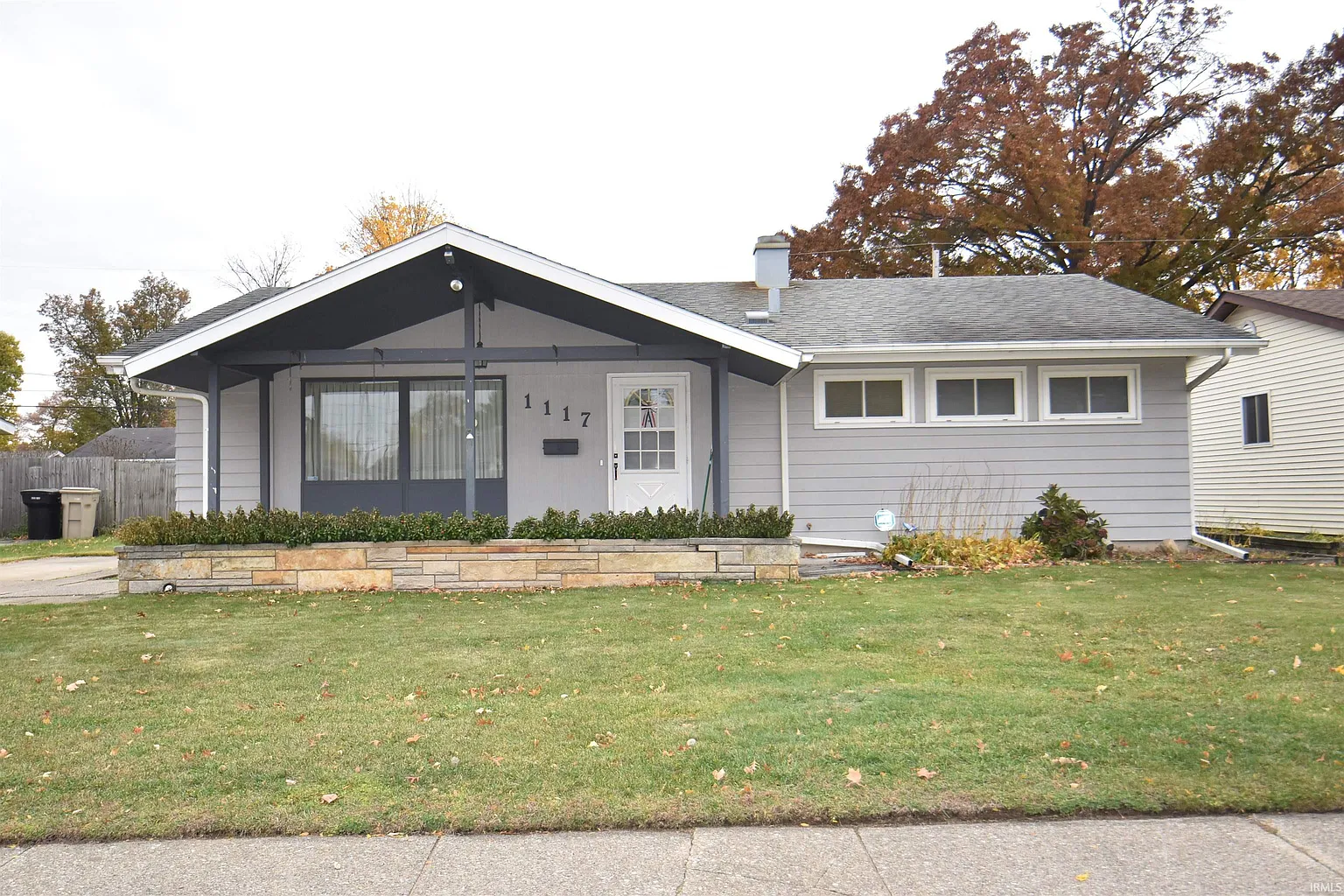 1117 Whitehall Dr photo 1