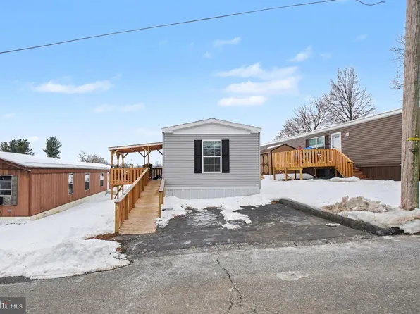 7 Lebanon Valley Ct, Lebanon, PA 17046