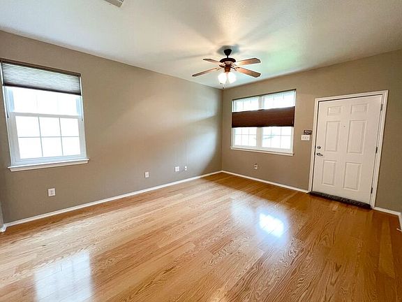 5th image of 2632 Century Park Blvd Unit 21