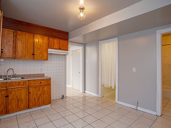 3rd image of 5219 S Campbell Ave