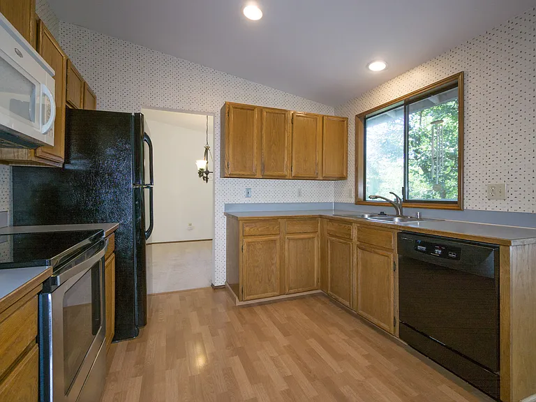 16708 SE 40th Pl — Photo 10