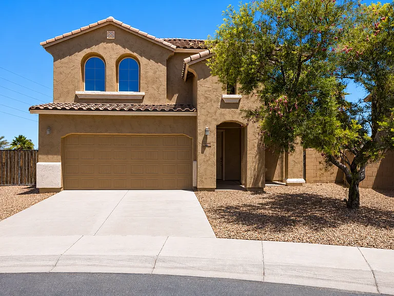 41396 W Rio Bravo Dr — Photo 1