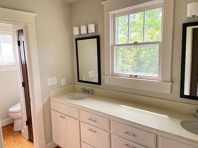 Master bedroom dual sink bathroom