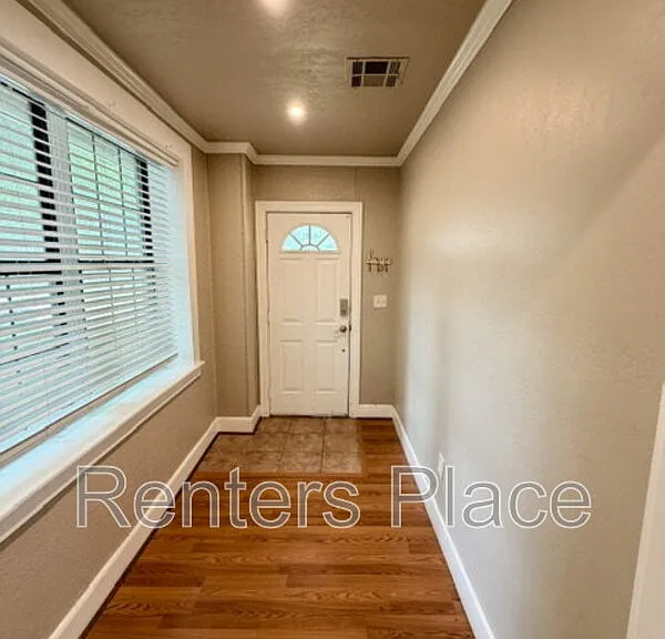 1815 N Boston Pl — Photo 2