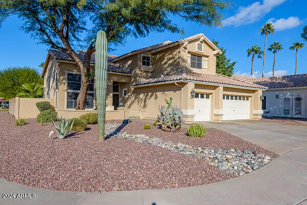 1568 E San Remo Ave — Photo 2