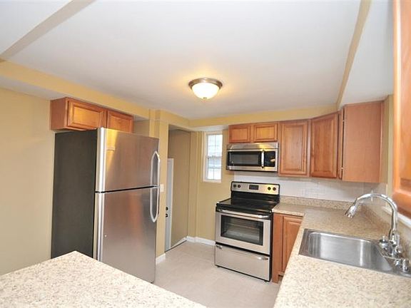 4th image of 6411 Hamilton Ave