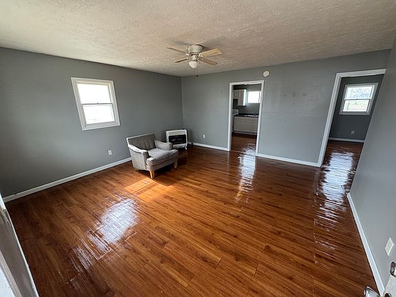2nd image of 1209 E Highway 60