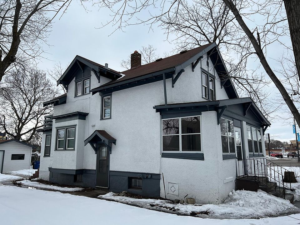 1st image of 107 16th Ave S