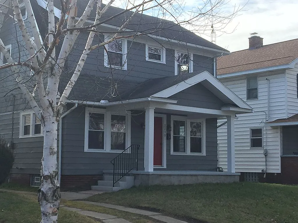 2239 Portsmouth Ave photo 1