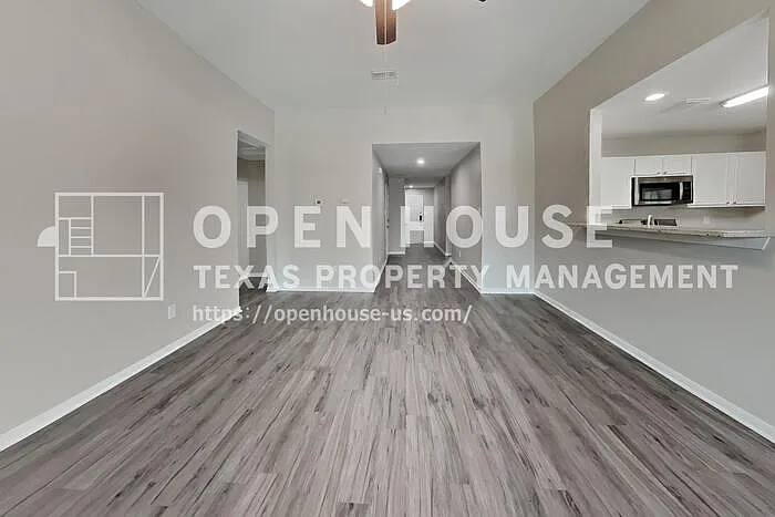 2815 Fox Mountain Dr — Photo 3