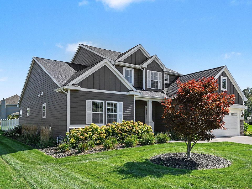 1st image of 2600 Bell Cir