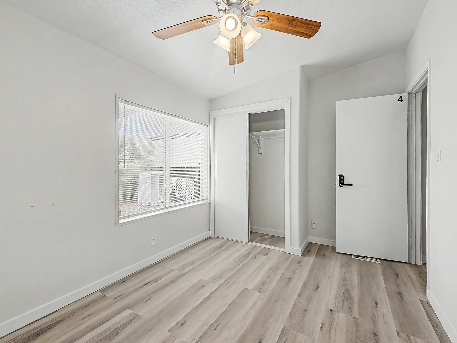 6 bed, 1666 sqft, $550 — Photo 1