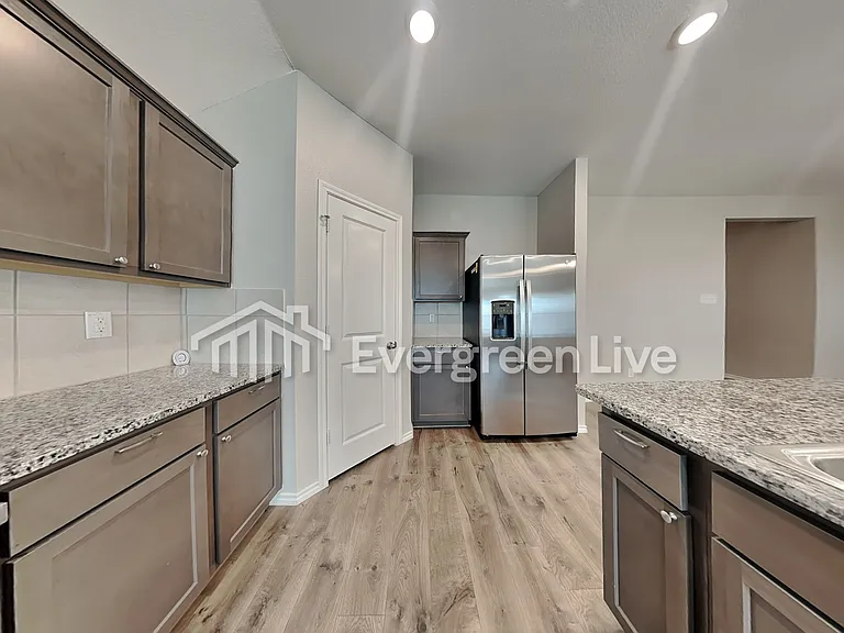 408 Saw Mill Rd — Photo 3